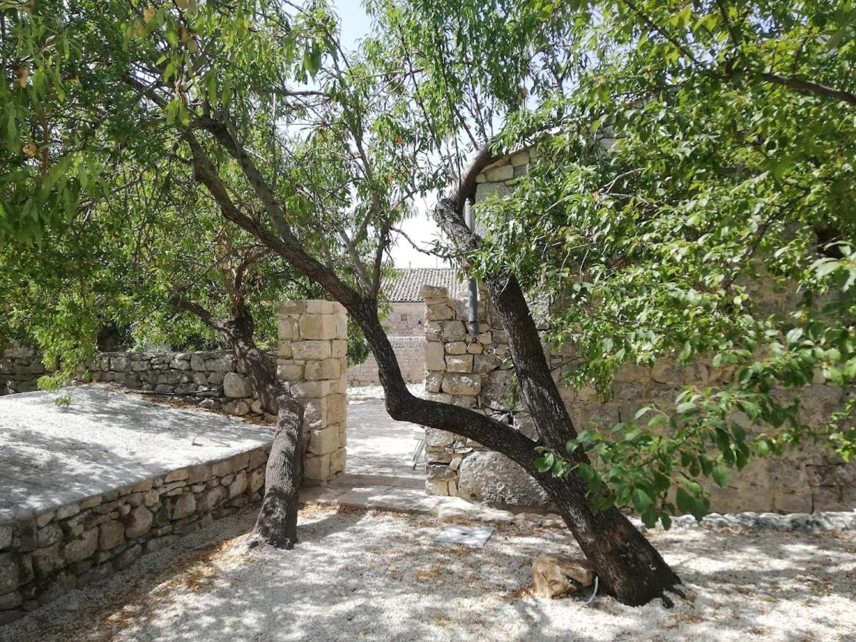 Agriturismo Fondo Paliemmu モーディカ エクステリア 写真